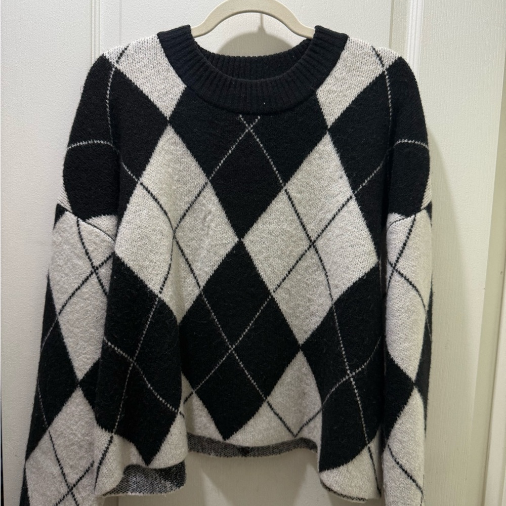 H&M Black and White Argyle Sweater